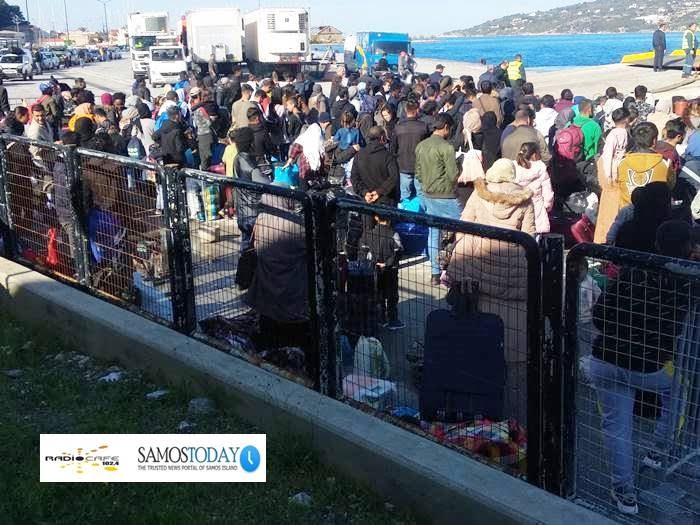 255 πρόσφυγες και μετανάστες (αιτούντες άσυλο) μεταφέρθηκαν από τη Σάμο στην ενδοχώρα