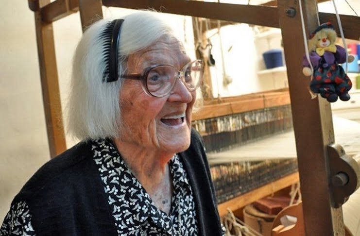 Η 106 ετών Κυρά της Ικαρίας: «Έρχονται να με δουν για να μάθουν γιατί ζω ακόμη»