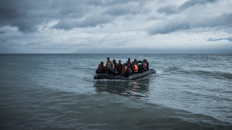 Η Ύπατη Αρμοστεία καλεί την Ελλάδα να ερευνήσει τις άτυπες αναγκαστικές επιστροφές στα θαλάσσια και χερσαία σύνορα με την Τουρκία