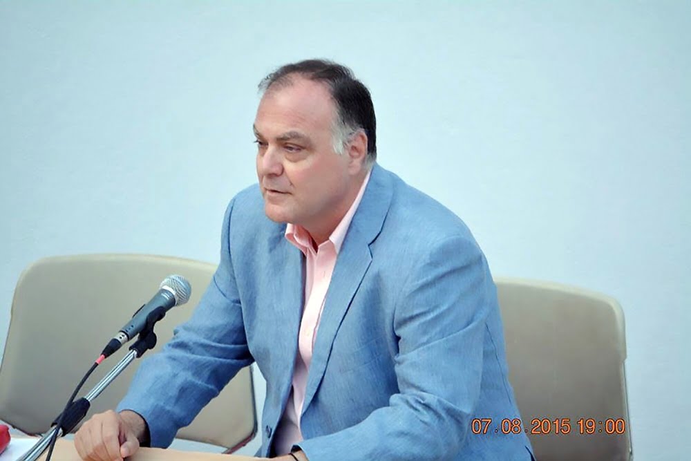 Νίκος Κατρακάζος: Πρέπει η κυβέρνηση να δώσει γραπτές εγγυήσεις για την αποσυμφόρηση του νησιού από πρόσφυγες και μετανάστες
