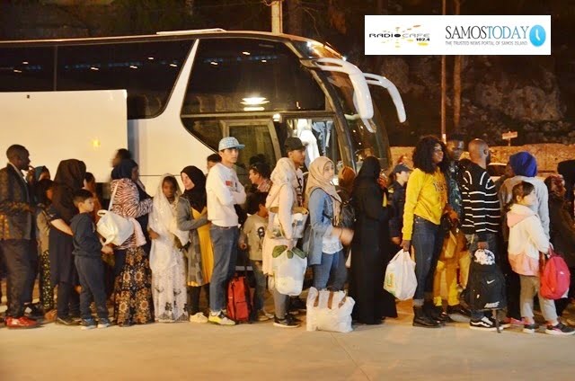 712 πρόσφυγες και μετανάστες μεταφέρθηκαν από τη Σάμο στην ενδοχώρα