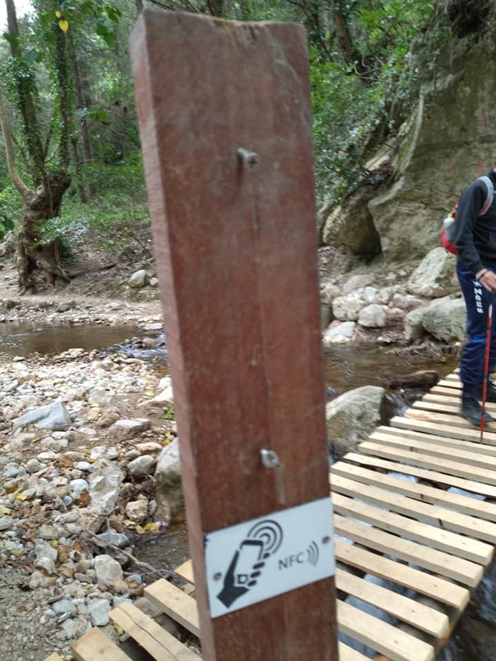 Καταστροφή των πινακίδων σήμανσης και σημείων ενημέρωσης σηματοδοτούμενων πεζοπορικών διαδρομών στο νησί της Σάμου