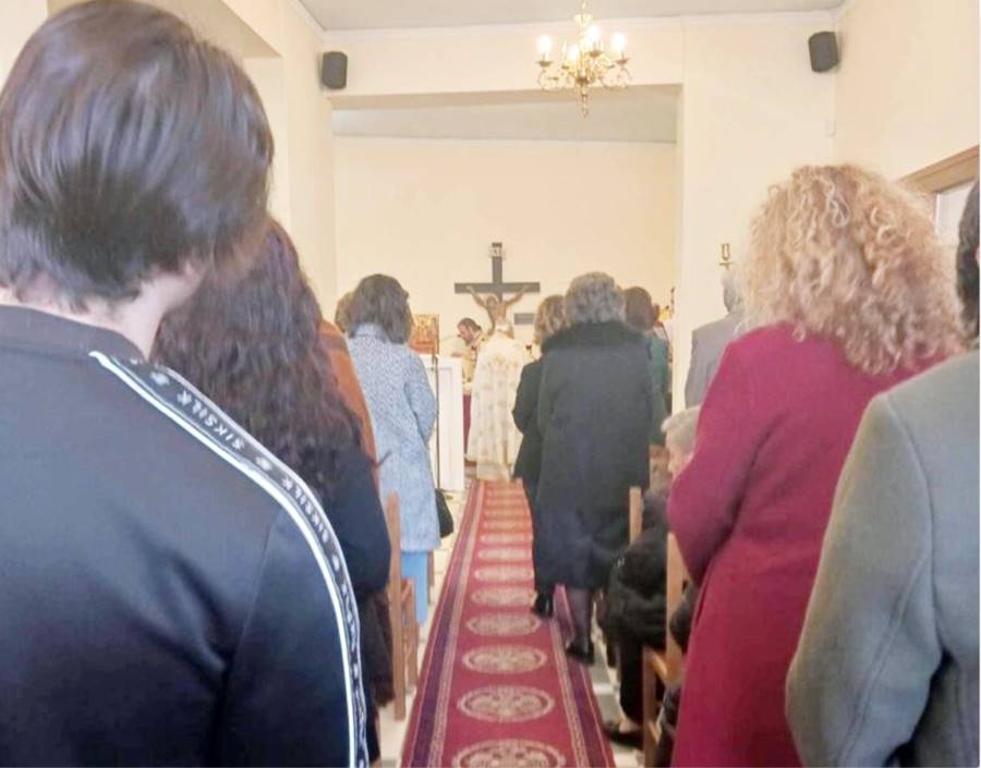 Επιμνημόσυνη δέηση για τα θύματα των Τεμπών στο Καρλόβασι