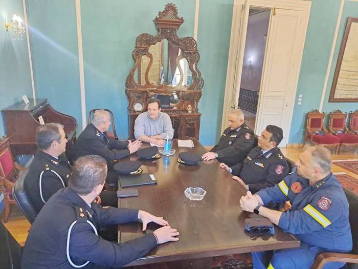 Συνάντηση Δημάρχου Αν. Σάμου Πάρη Παπαγεωργίου με υψηλόβαθμους Αξιωματικούς του Πυροσβεστικού Σώματος