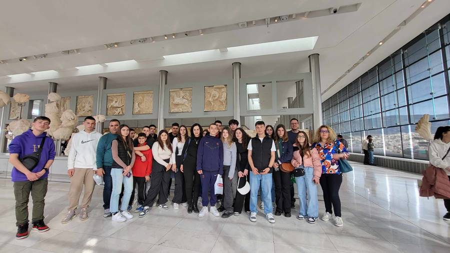 ΓΕΛ ΣΑΜΟΥ – 2ο Γυμνάσιο Σάμου – Μαυρογένειο ΕΠΑΛ Σάμου-Γυμνάσιο Πυθαγορείου: Εκπαιδευτική επίσκεψη στην Αθήνα στο πλαίσιο του Ομίλου Ραδιοφώνου (Σύμπραξη)